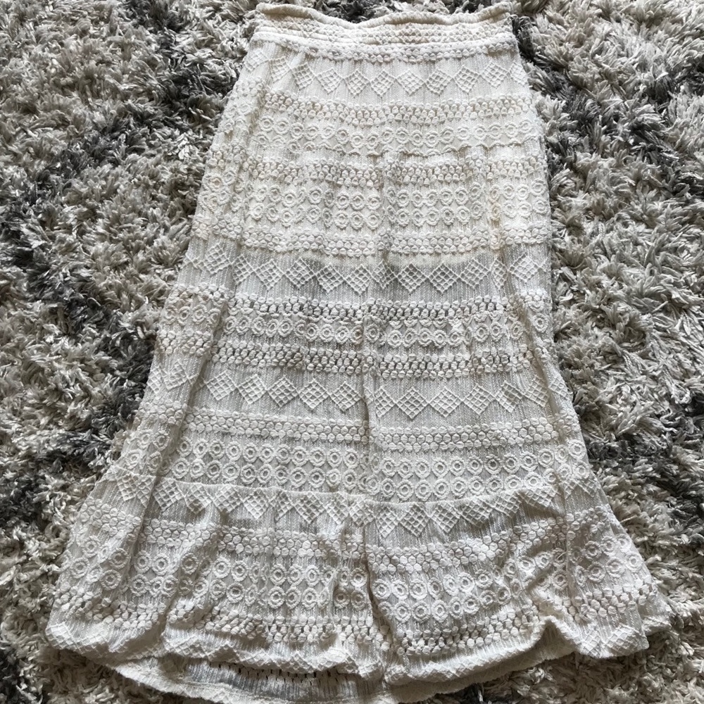 Lace skirt